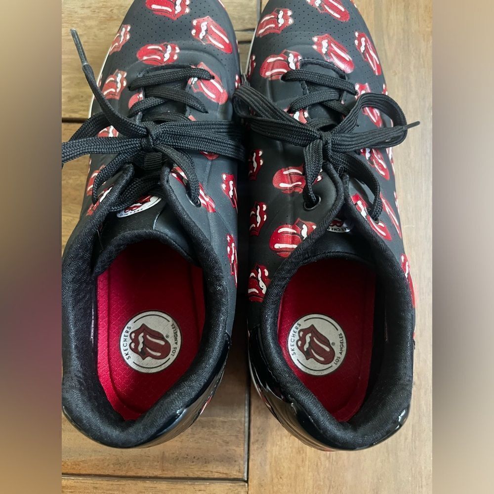 Rolling Stones Skechers Black Sneakers with classic stones mouth! Size 11 NWOT! - Picture 10 of 12
